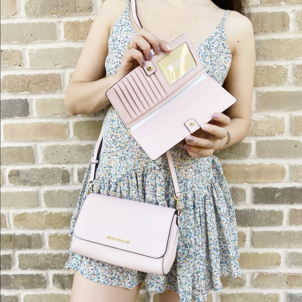SALE‼️ BUNDLE Michael Kors Crossbody wallet pink - Picture 3 of 3